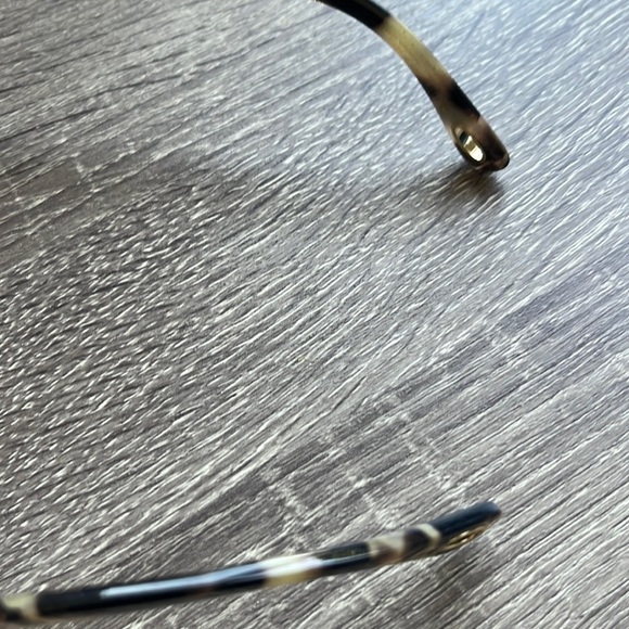 Brand New Sunglasses- perfect for summer! - Picture 3 of 5